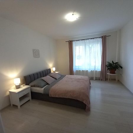 Spi V Kuklenach 1 Apartment Hradec Kralove Luaran gambar